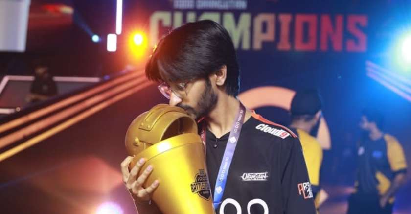 Aaru with trophy